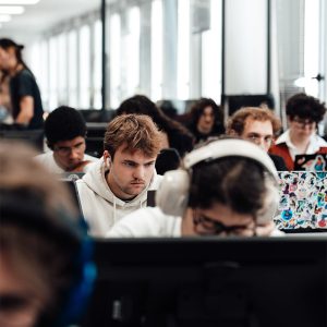 ambiance studieuse locaux la horde - La Horde